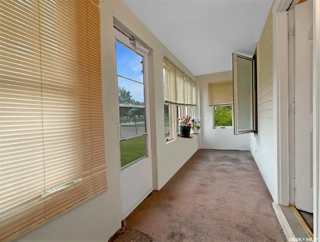 239 8th Avenue NE Swift Current SK S9H 2P5