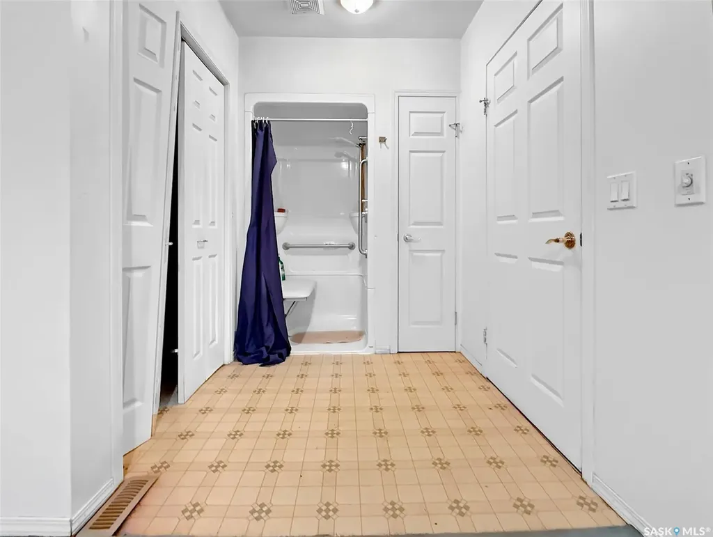 239 8th Avenue NE Swift Current SK S9H 2P5