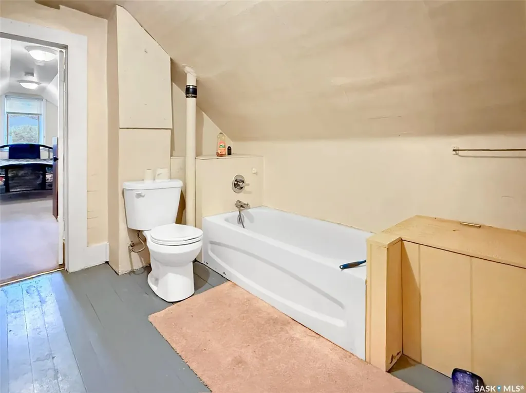 239 8th Avenue NE Swift Current SK S9H 2P5