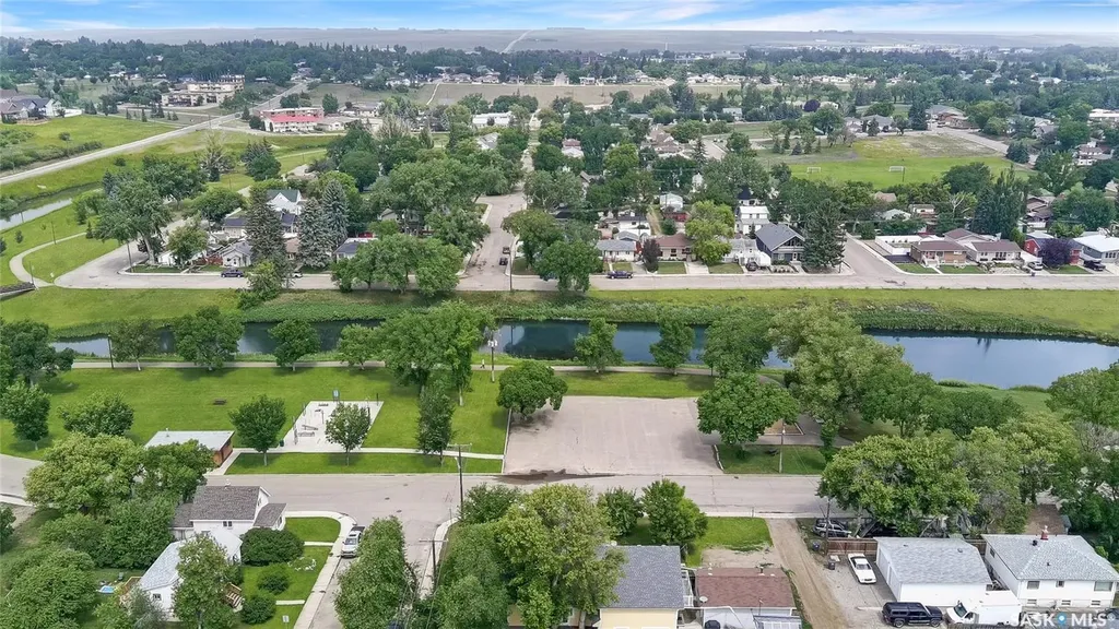 239 8th Avenue NE Swift Current SK S9H 2P5