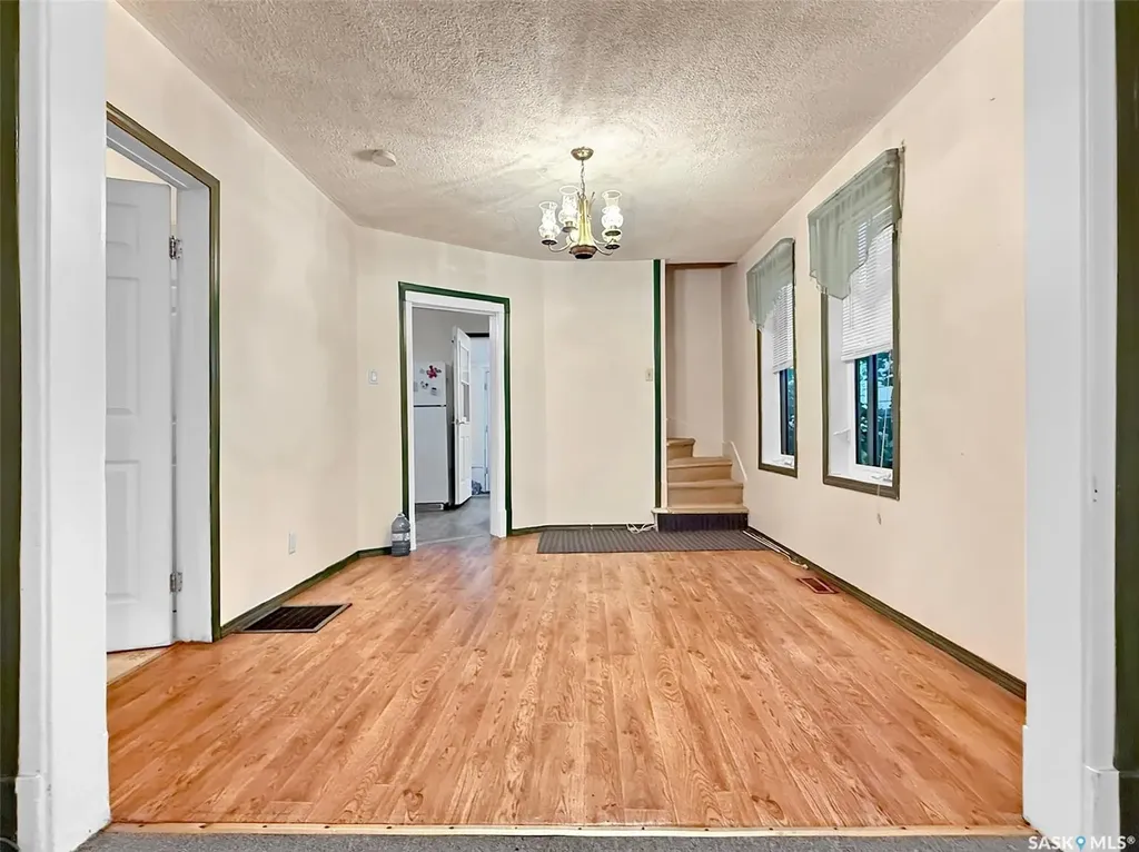 239 8th Avenue NE Swift Current SK S9H 2P5
