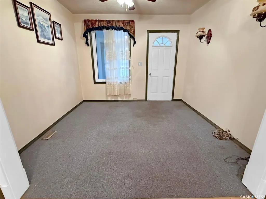239 8th Avenue NE Swift Current SK S9H 2P5