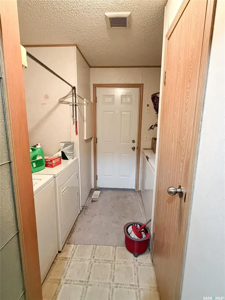 501 7th Avenue E Meadow Lake SK S9X 1X9