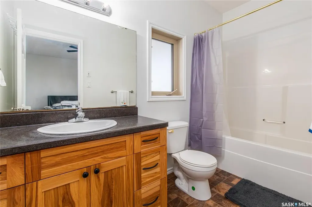 27 Belmont Crescent Moose Jaw SK S6K 1C5