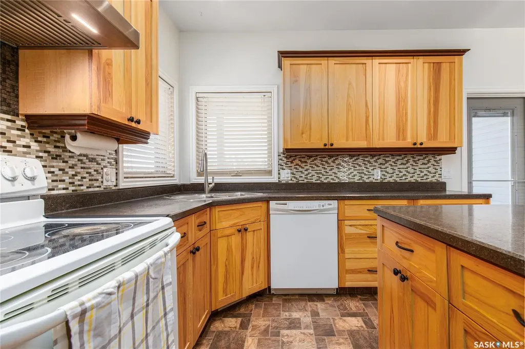 27 Belmont Crescent Moose Jaw SK S6K 1C5