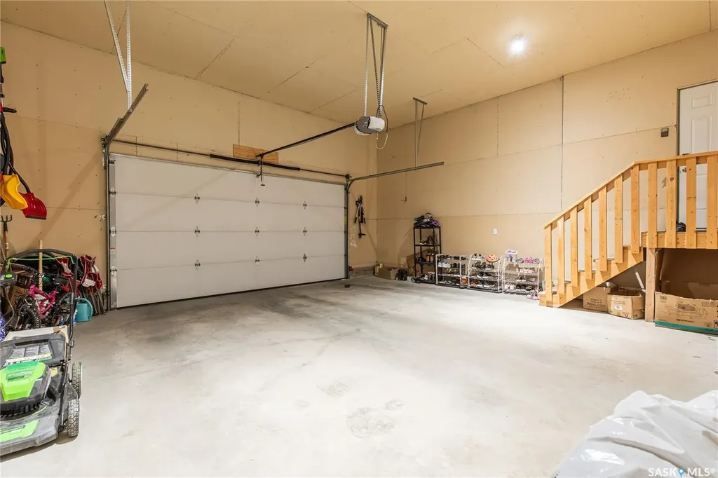 27 Belmont Crescent Moose Jaw SK S6K 1C5