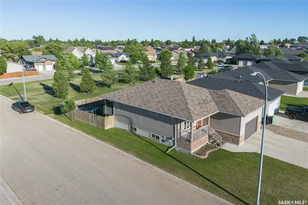 27 Belmont Crescent Moose Jaw SK S6K 1C5