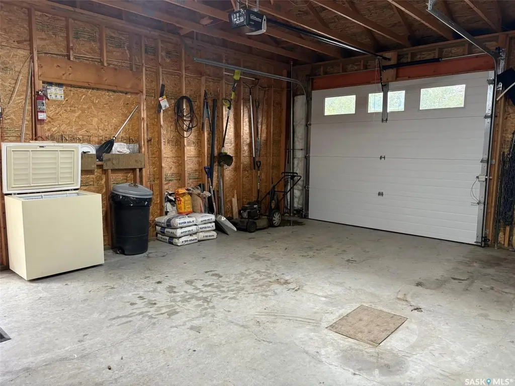 8 Laurjan Drive Turtle View SK S0M 1J0