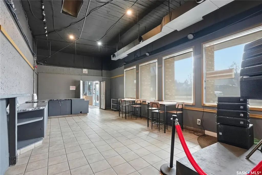 610 Idylwyld Drive N Saskatoon SK S7L 0Z2