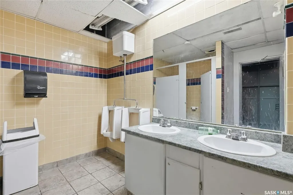 610 Idylwyld Drive N Saskatoon SK S7L 0Z2