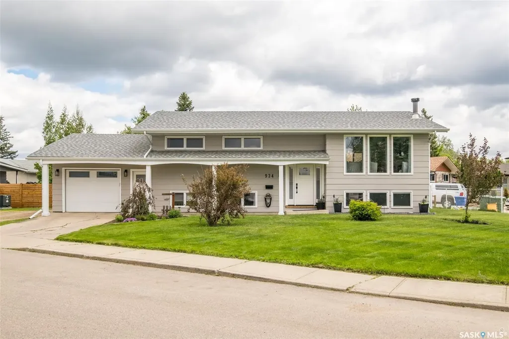 934 King Place Prince Albert SK S6V 6K8