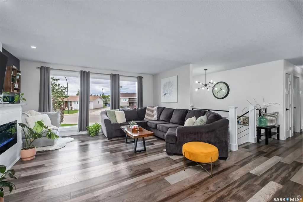 934 King Place Prince Albert SK S6V 6K8