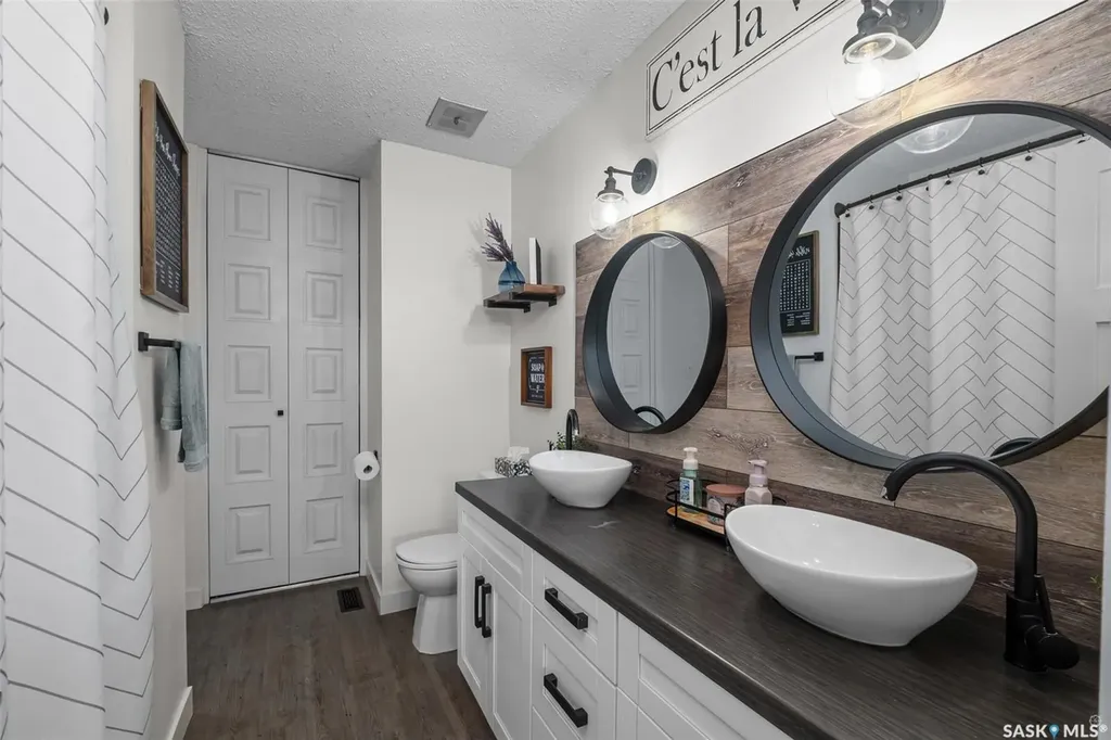934 King Place Prince Albert SK S6V 6K8