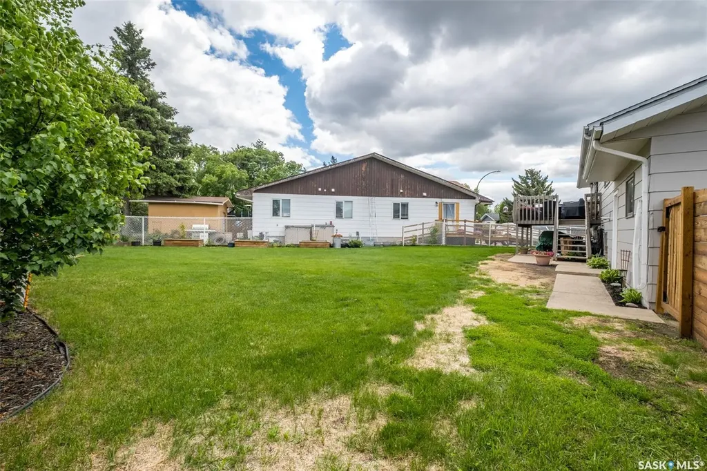 934 King Place Prince Albert SK S6V 6K8