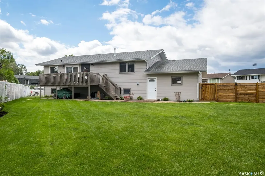 934 King Place Prince Albert SK S6V 6K8