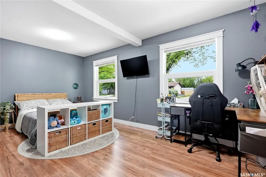 328 Carleton Drive Saskatoon SK S7H 4C1