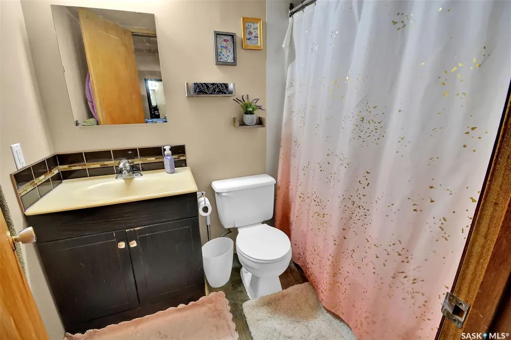 1401 Cumberland Avenue S Saskatoon SK S7H 2L9