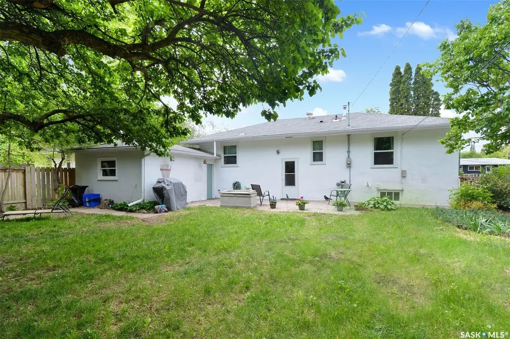 1401 Cumberland Avenue S Saskatoon SK S7H 2L9
