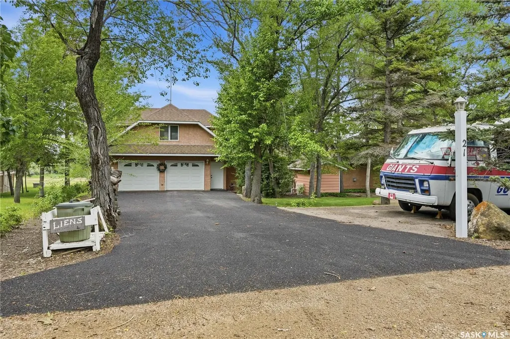21 Pelican Street W Wood River Rm No. 74 SK S0H 2K0
