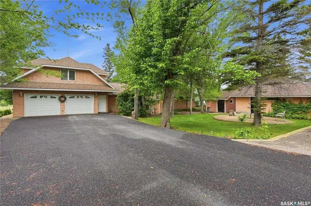 21 Pelican Street W Wood River Rm No. 74 SK S0H 2K0