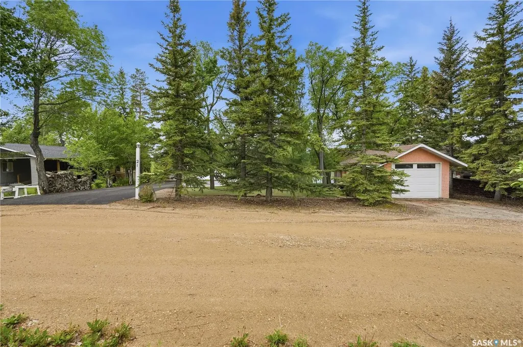 21 Pelican Street W Wood River Rm No. 74 SK S0H 2K0