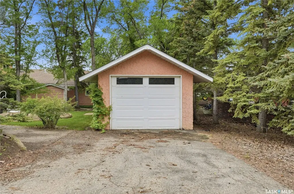 21 Pelican Street W Wood River Rm No. 74 SK S0H 2K0