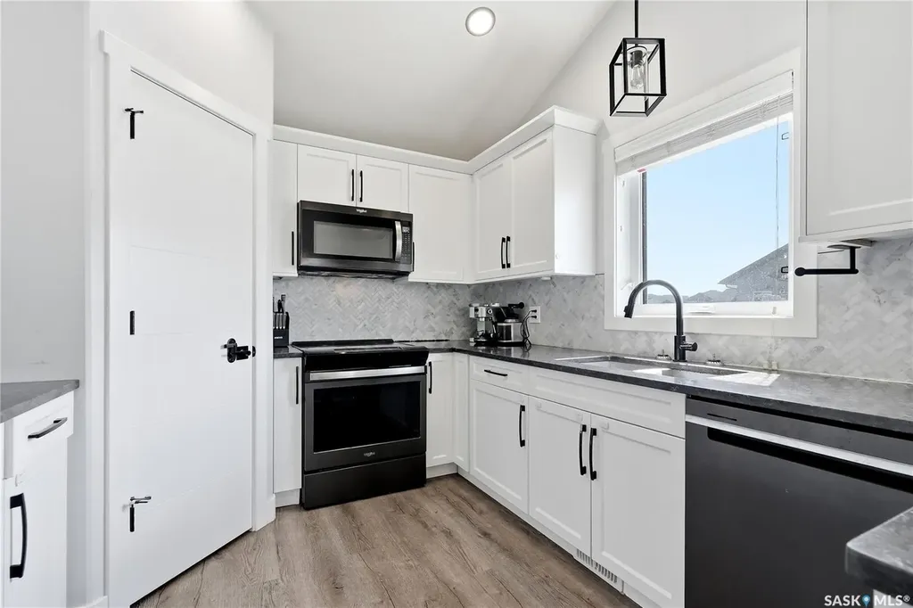172 Thakur Street Saskatoon SK S7W 1C4