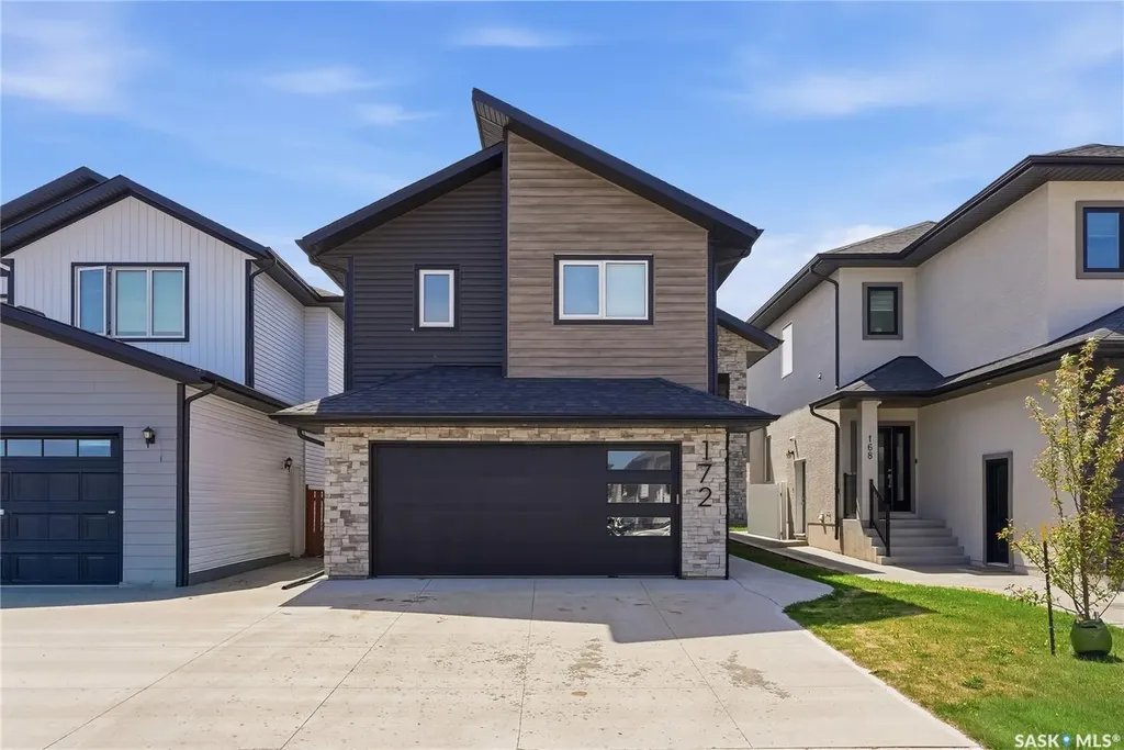 172 Thakur Street Saskatoon SK S7W 1C4