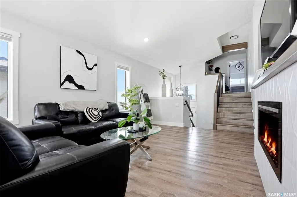 172 Thakur Street Saskatoon SK S7W 1C4