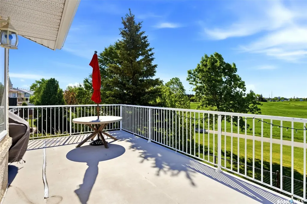 3407 Bishop Crescent E Regina SK S4Z 1A1