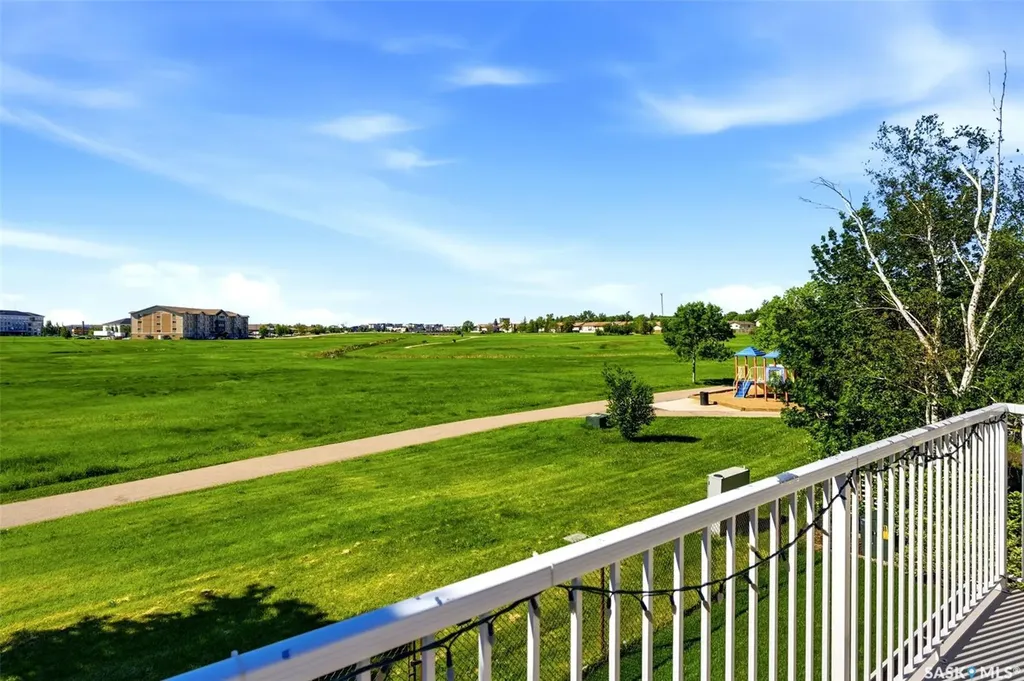 3407 Bishop Crescent E Regina SK S4Z 1A1