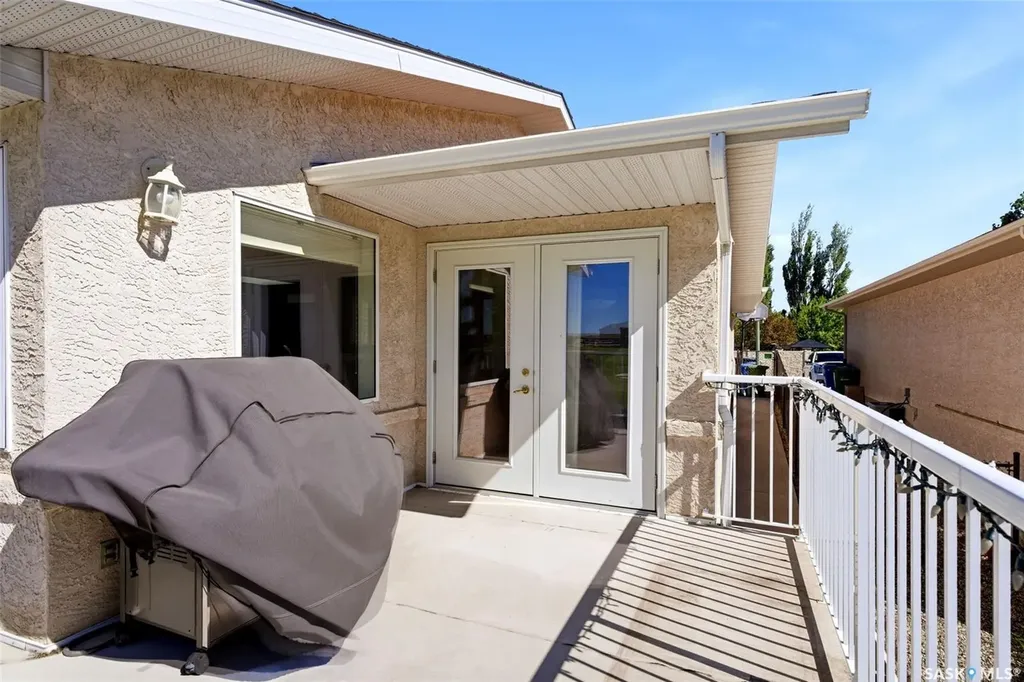 3407 Bishop Crescent E Regina SK S4Z 1A1