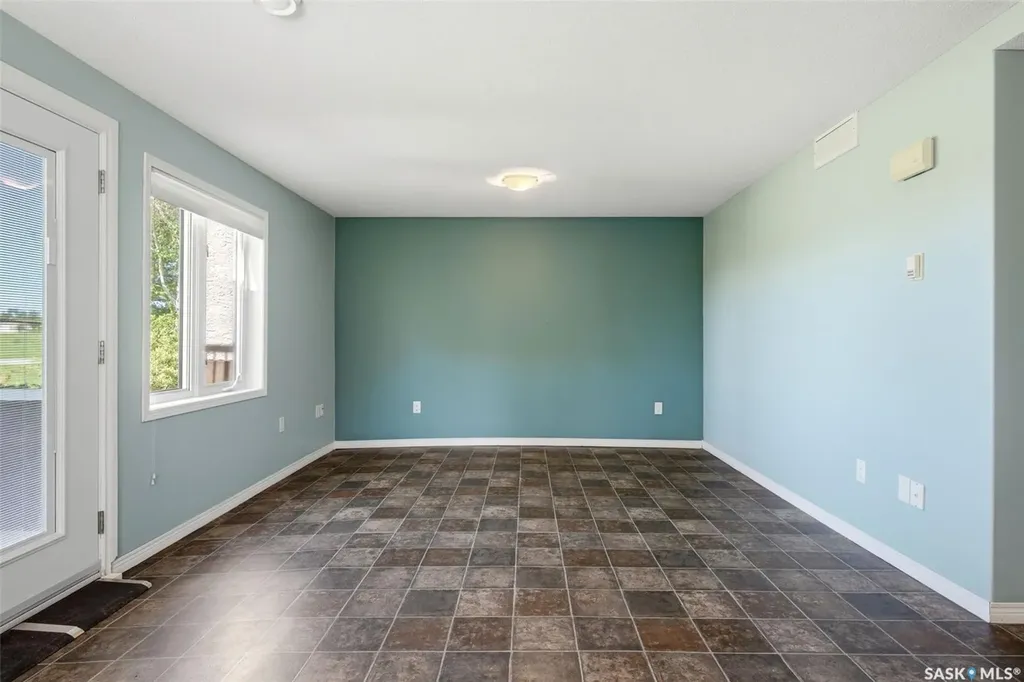 3407 Bishop Crescent E Regina SK S4Z 1A1