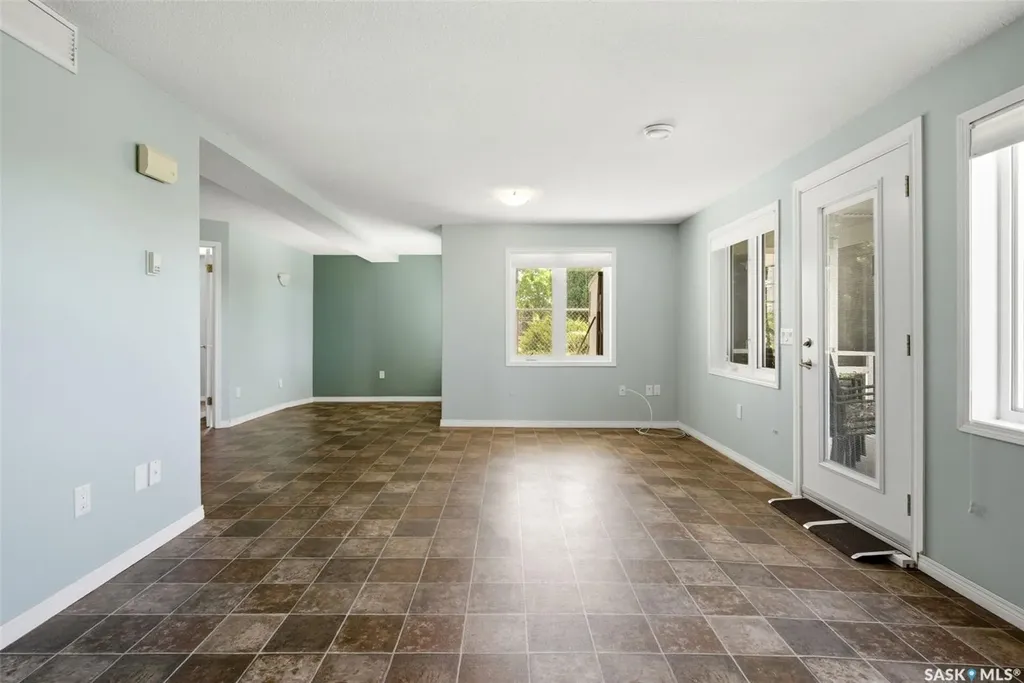 3407 Bishop Crescent E Regina SK S4Z 1A1