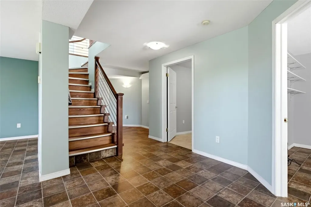 3407 Bishop Crescent E Regina SK S4Z 1A1