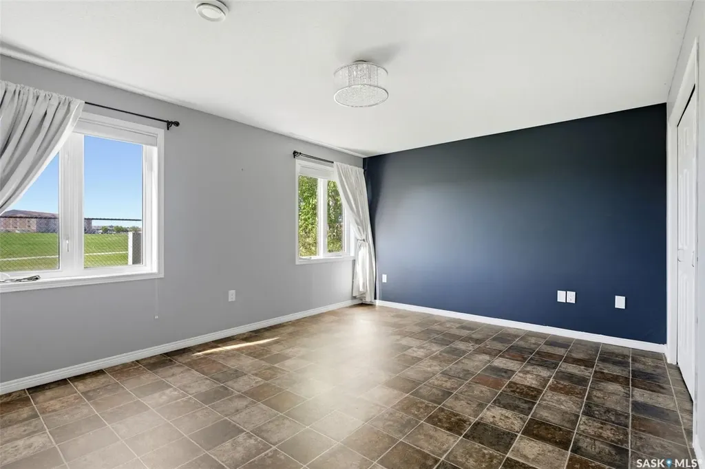 3407 Bishop Crescent E Regina SK S4Z 1A1