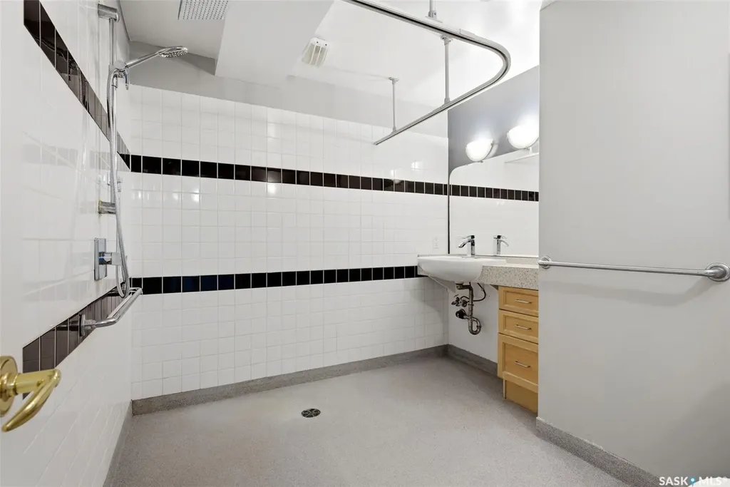 3407 Bishop Crescent E Regina SK S4Z 1A1