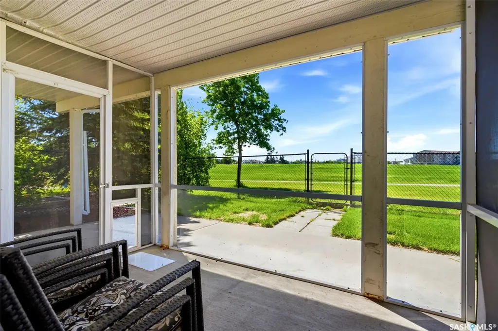 3407 Bishop Crescent E Regina SK S4Z 1A1