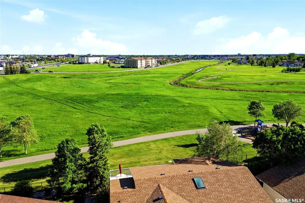 3407 Bishop Crescent E Regina SK S4Z 1A1