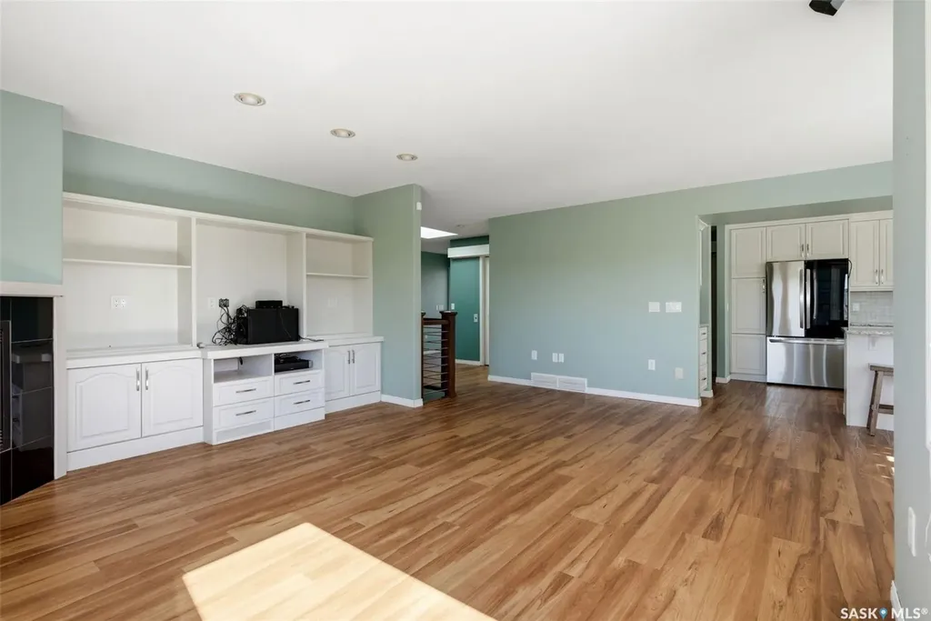 3407 Bishop Crescent E Regina SK S4Z 1A1