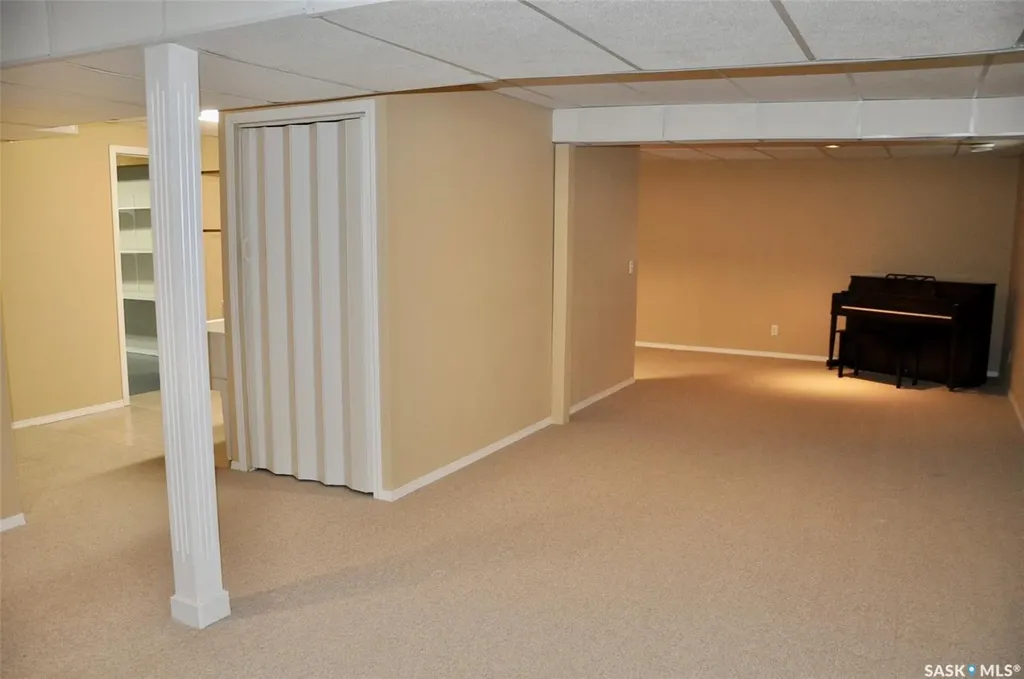 215 Berini Drive Saskatoon SK S7H 4L4