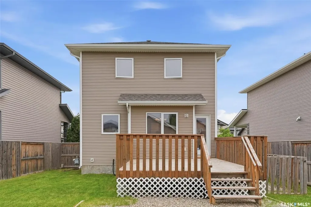 1227 Willowgrove Court Saskatoon SK S7W 0A8