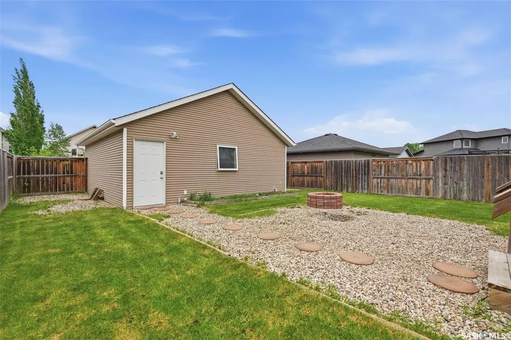 1227 Willowgrove Court Saskatoon SK S7W 0A8