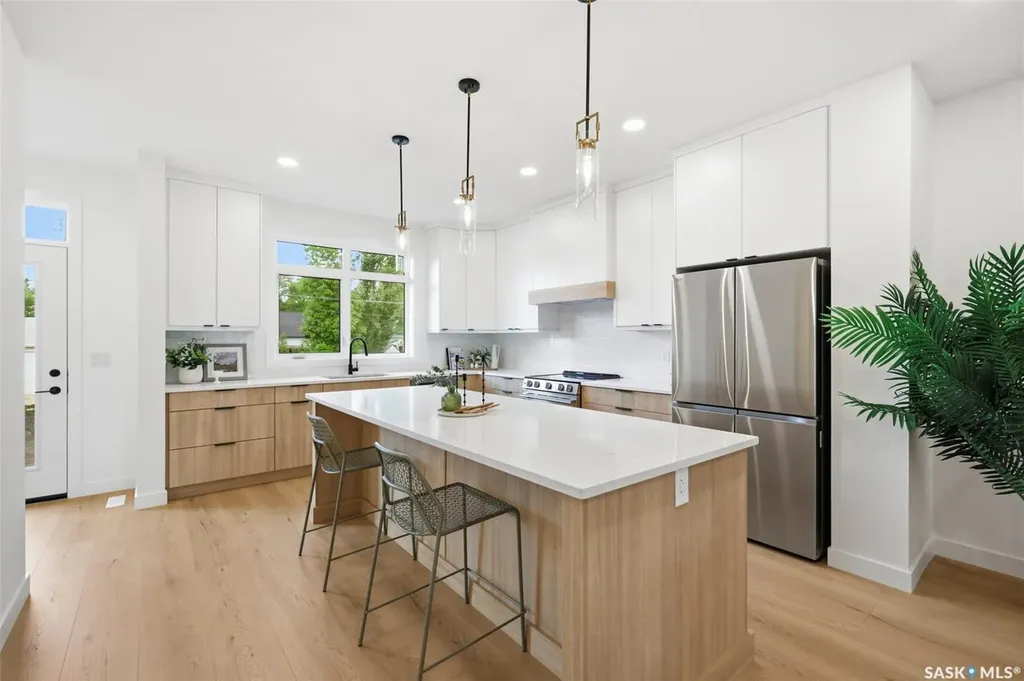 1516 Ewart Avenue S Saskatoon SK S7H 2K8