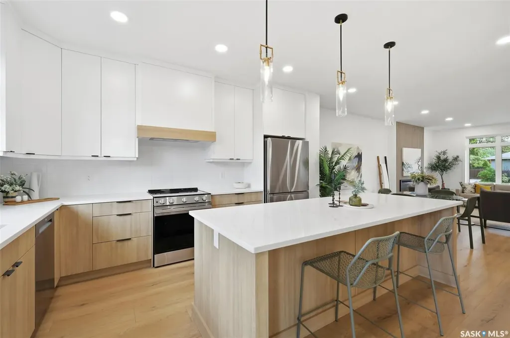 1516 Ewart Avenue Saskatoon SK S7H 2K8