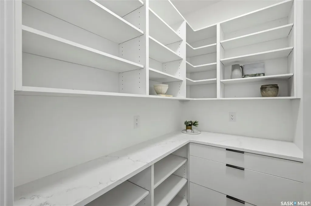 1516 Ewart Avenue S Saskatoon SK S7H 2K8