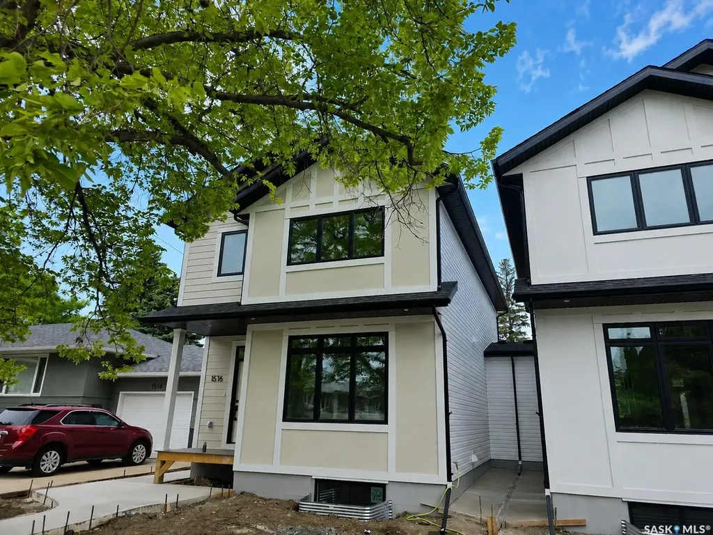 1516 Ewart Avenue S Saskatoon SK S7H 2K8