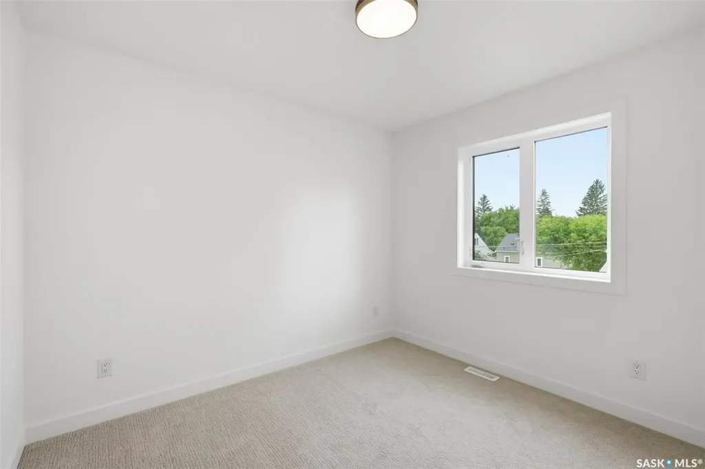 1516 Ewart Avenue S Saskatoon SK S7H 2K8