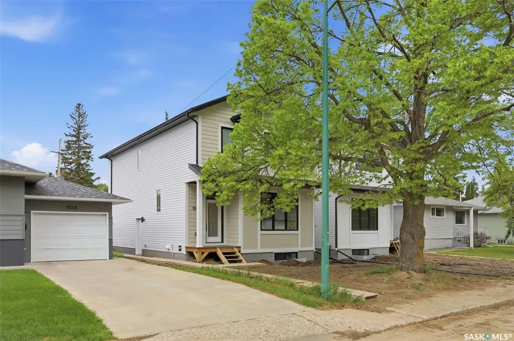 1516 Ewart Avenue S Saskatoon SK S7H 2K8
