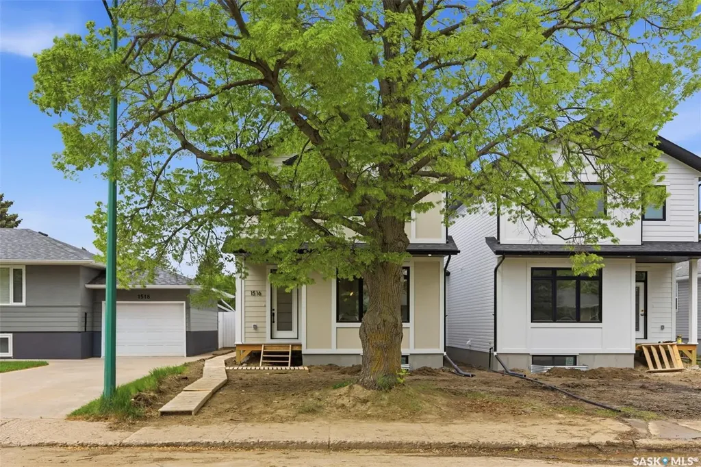 1516 Ewart Avenue S Saskatoon SK S7H 2K8